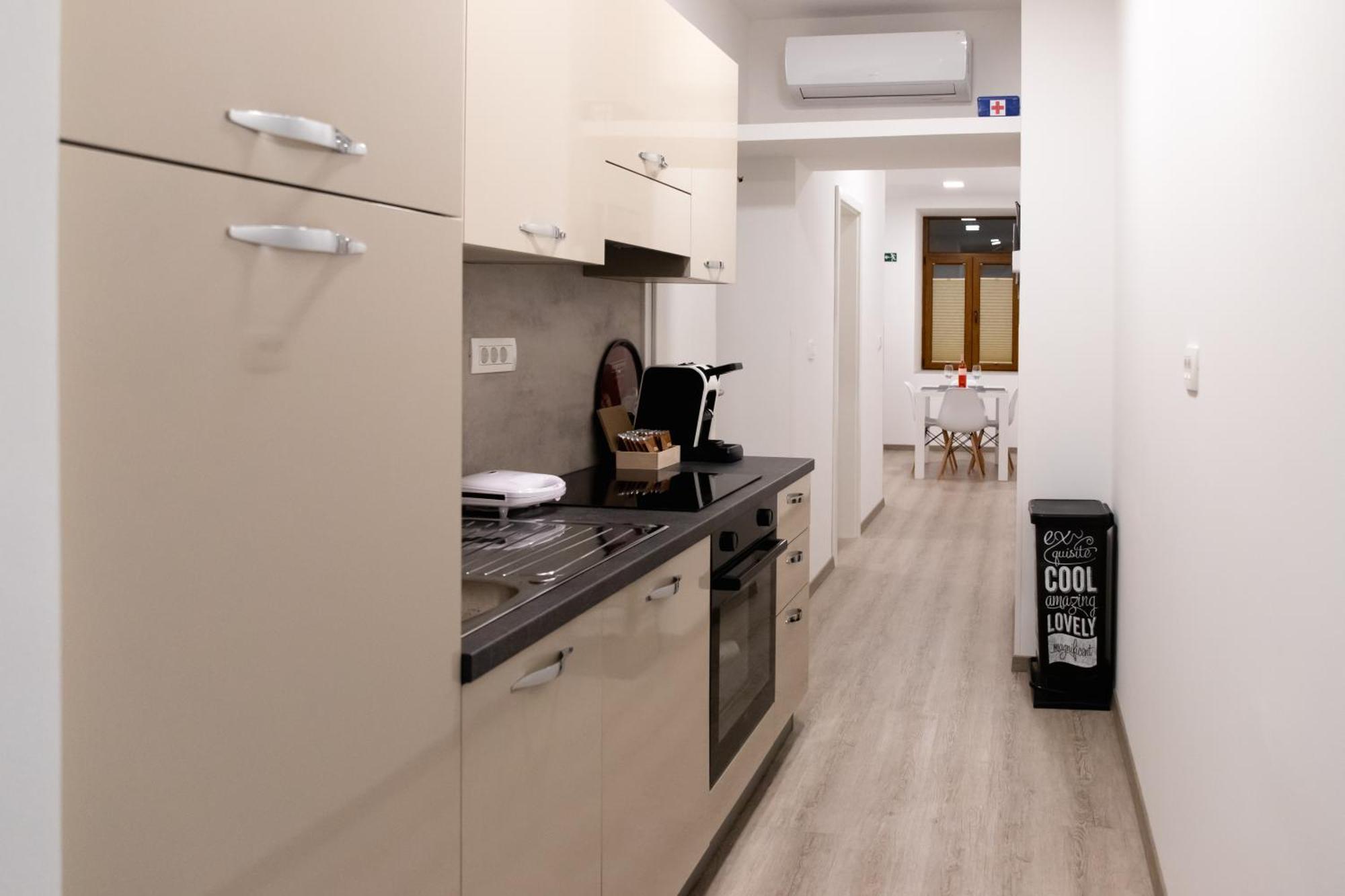 Oliver Street Apartment Vipava Eksteriør bilde