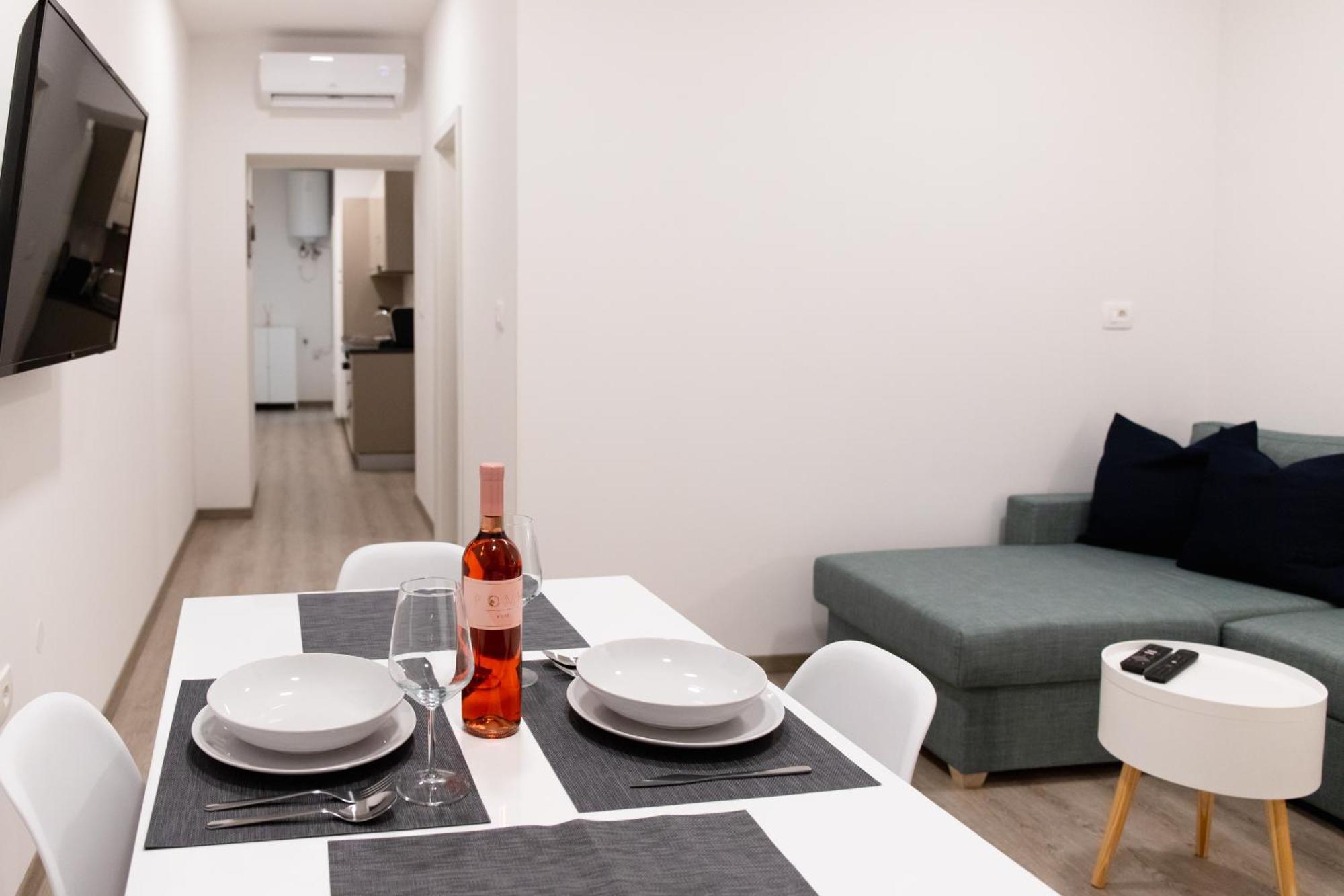 Oliver Street Apartment Vipava Eksteriør bilde