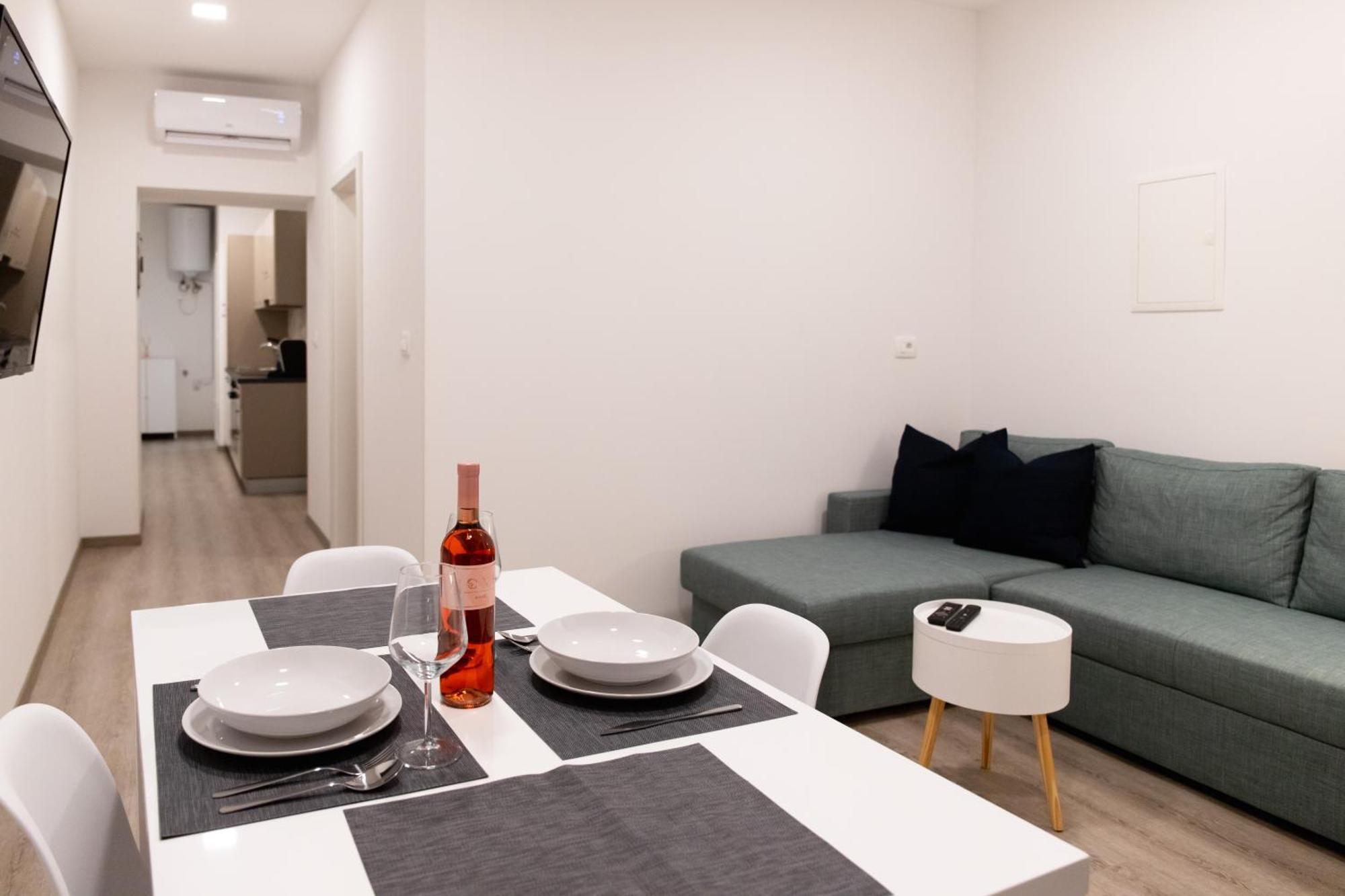 Oliver Street Apartment Vipava Eksteriør bilde