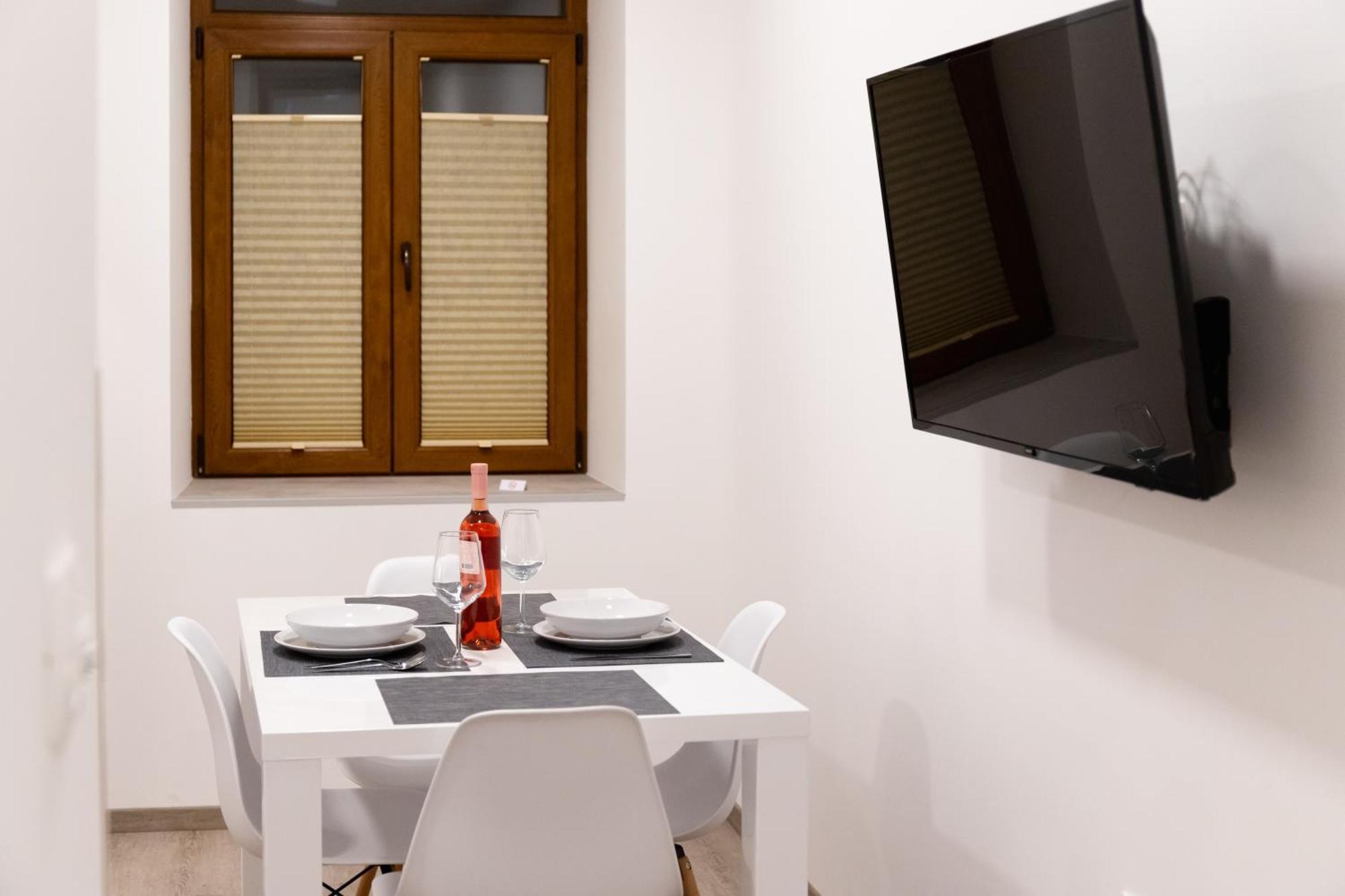Oliver Street Apartment Vipava Eksteriør bilde
