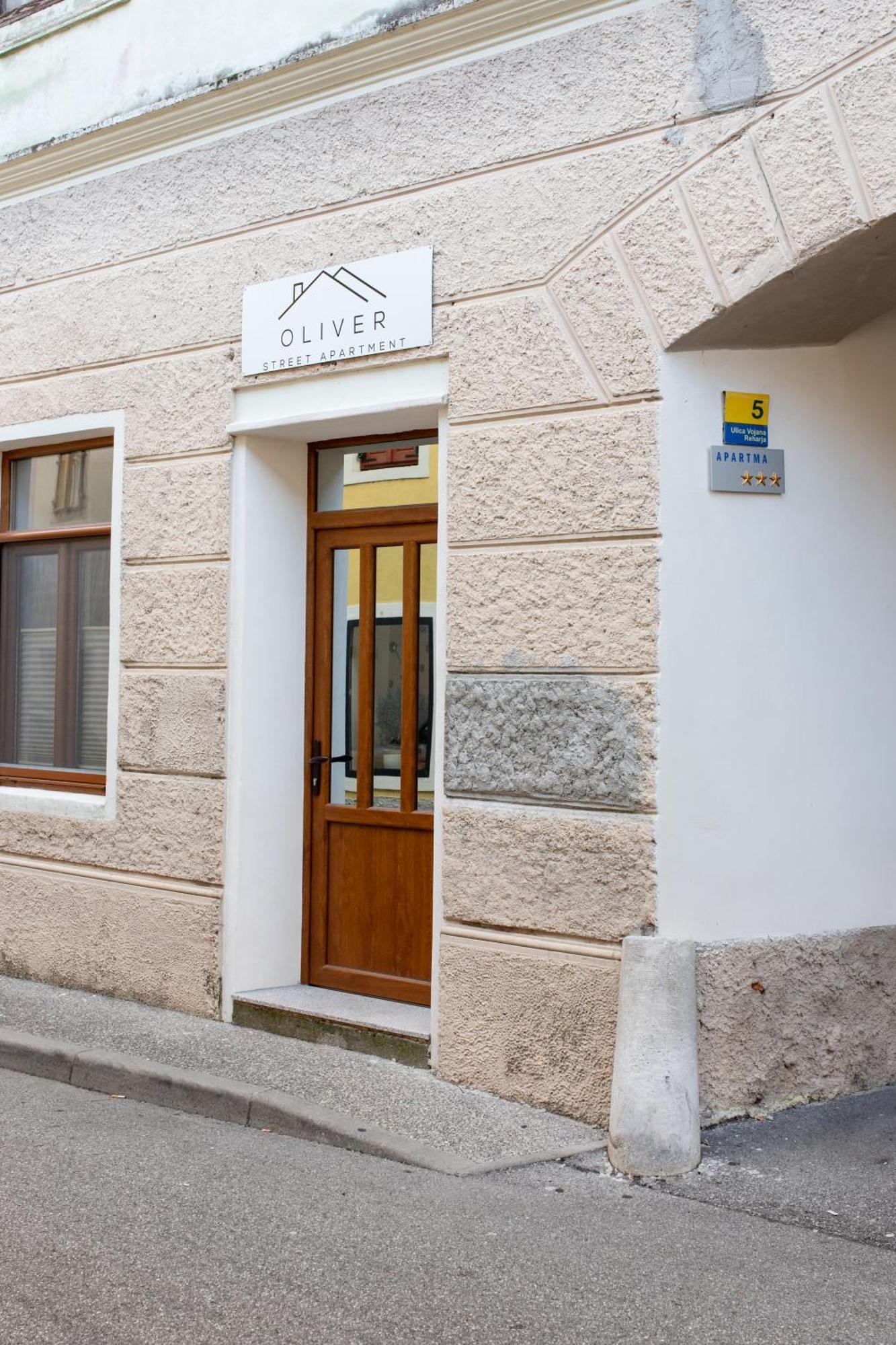 Oliver Street Apartment Vipava Eksteriør bilde